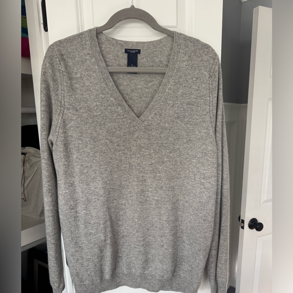 Magaschoni Cashmere Sweater in Light Gray
